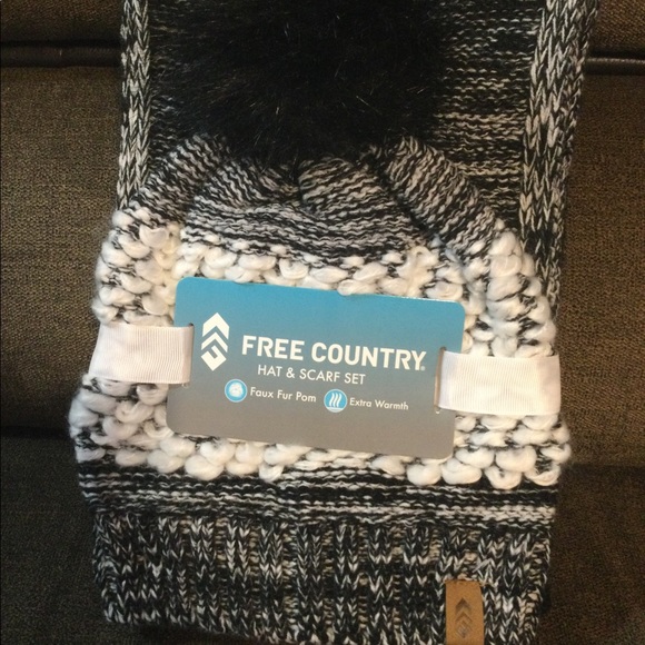 Free Country Accessories - Ladies hat and scarf set